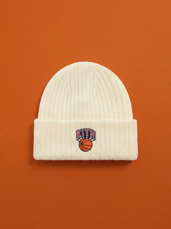 Kith & New Era for the New York Knicks Knit Beanie - Sandrift