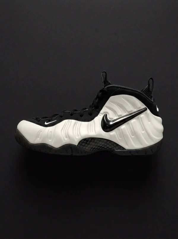 Nike Air Foamposite Pro Glow in the Dark