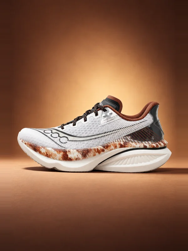 Saucony Men's Endorphin Azura Space Cowboy White | Chrome
