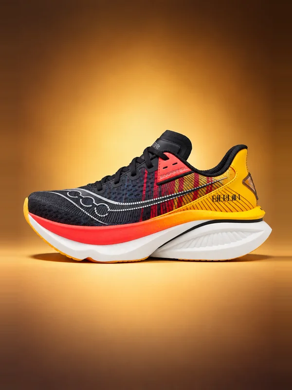 Saucony Women's Berlin Endorphin Azura — Black | Fusion