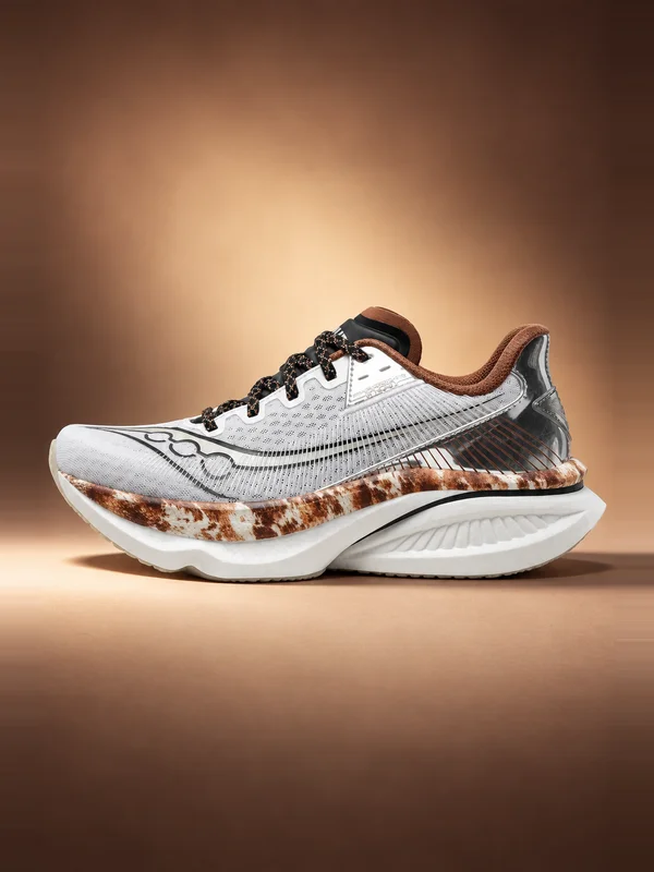 Saucony Women's Endorphin Azura Space Cowboy White | Chrome